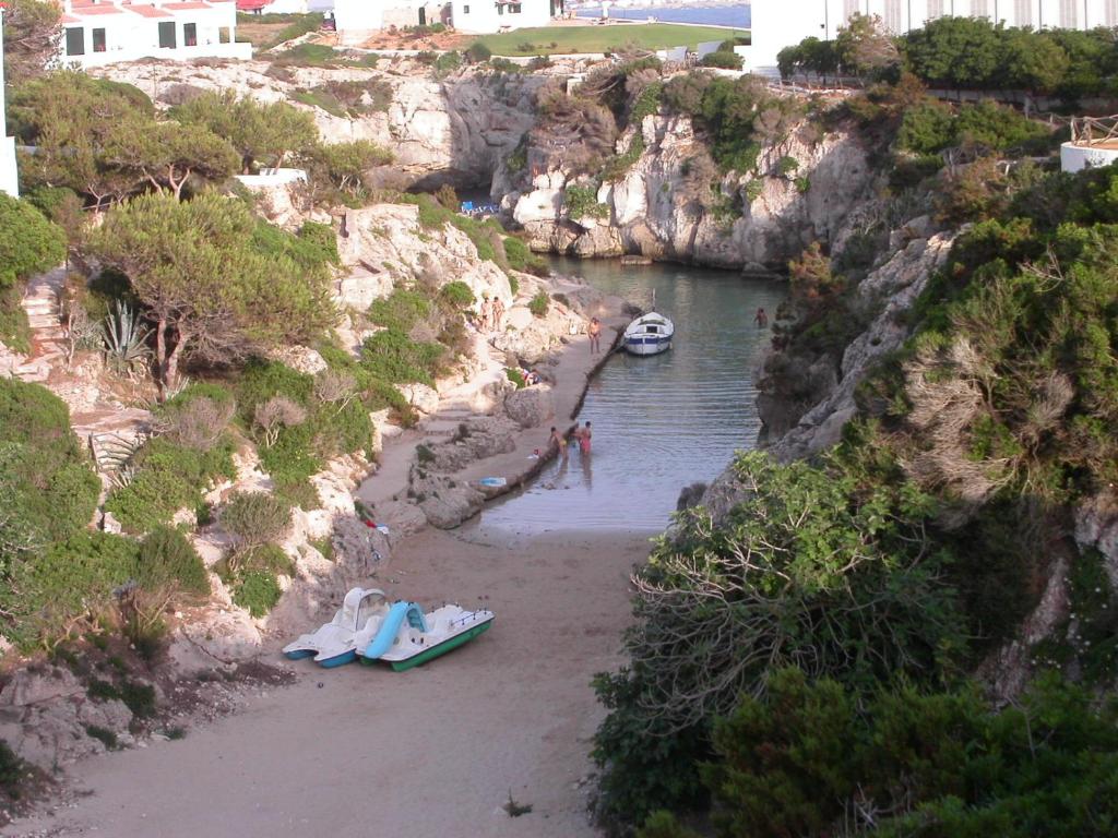 TRANQUILO APARTAMENTO con preciosa cala en la puerta ...