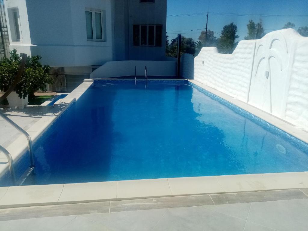 The swimming pool at or close to Maria's Apartments