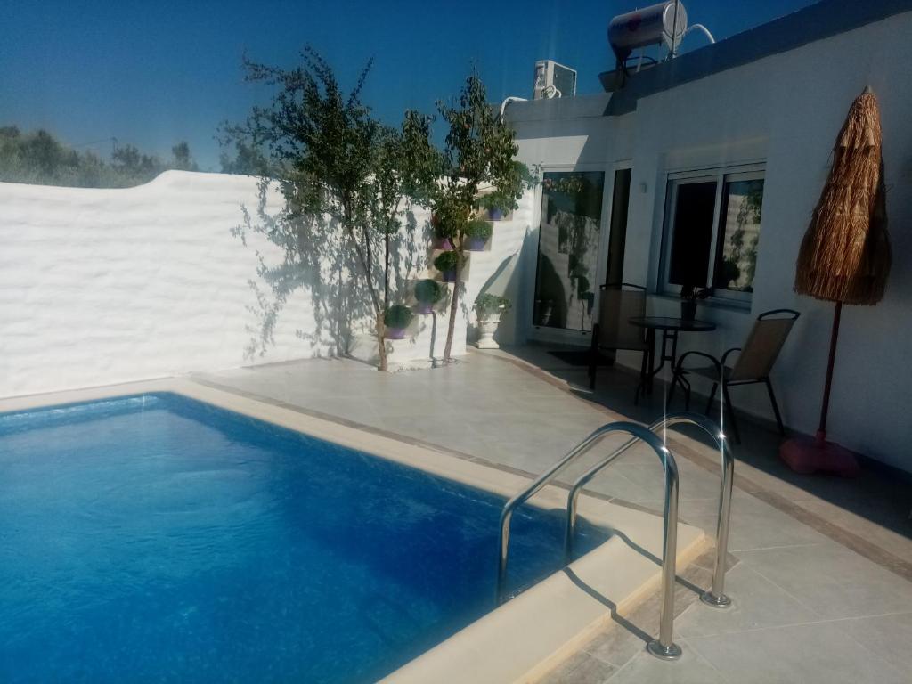 The swimming pool at or close to Maria's Apartments