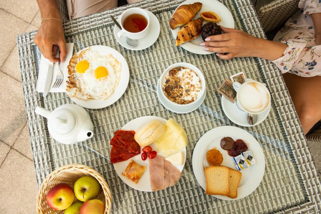 Eten bij of ergens in de buurt van het hotel

