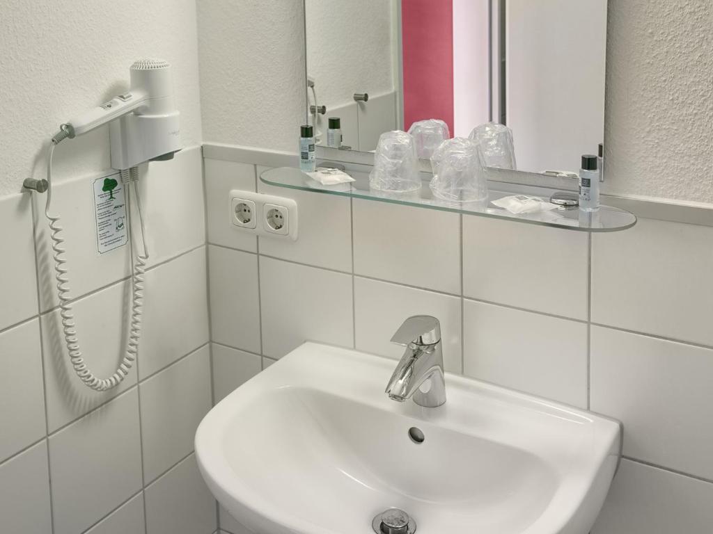 hotelo Heidelberg - Resim 8