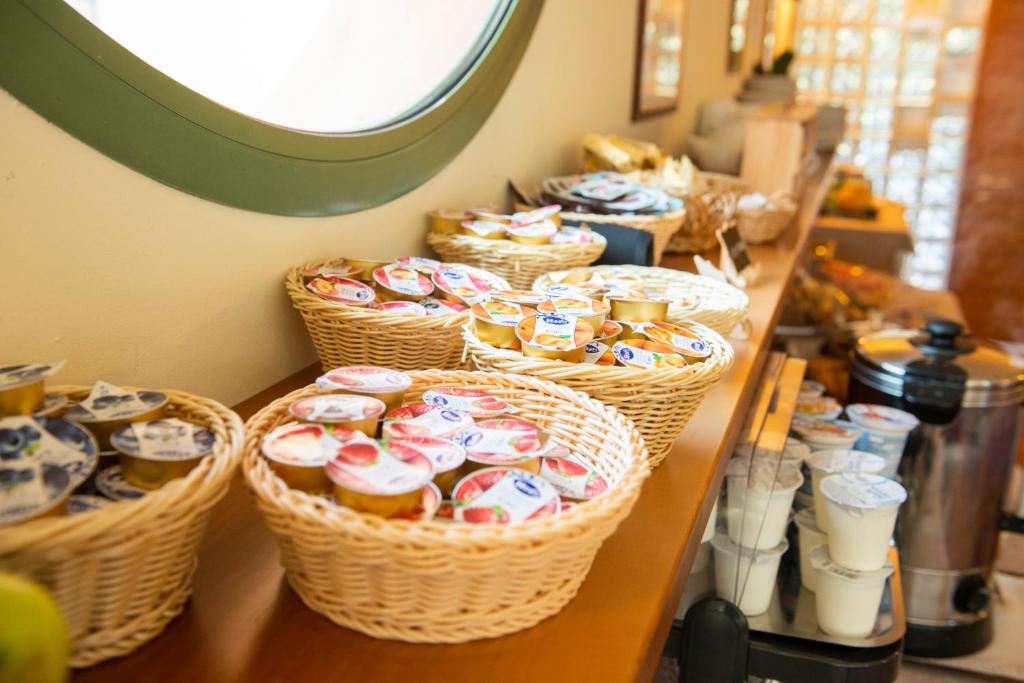 Eten bij of ergens in de buurt van het hotel


