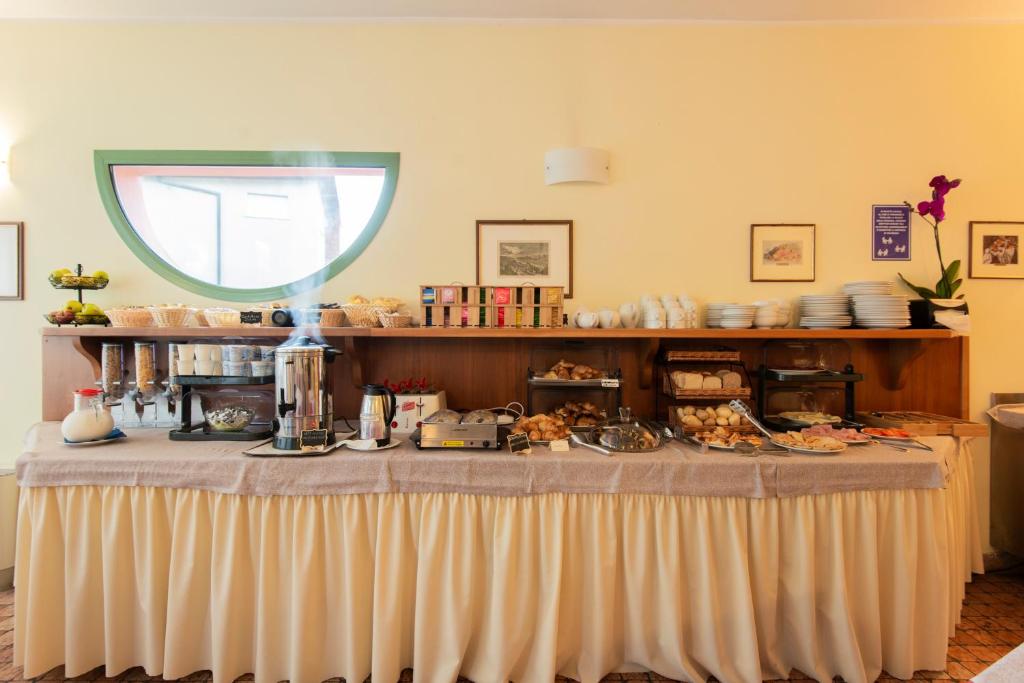 Eten bij of ergens in de buurt van het hotel

