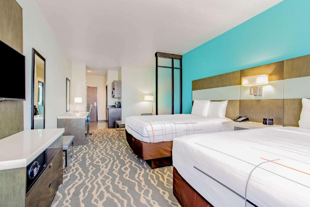 La Quinta Inn & Suites by Wyndham Northlake Ft. Worth photo
