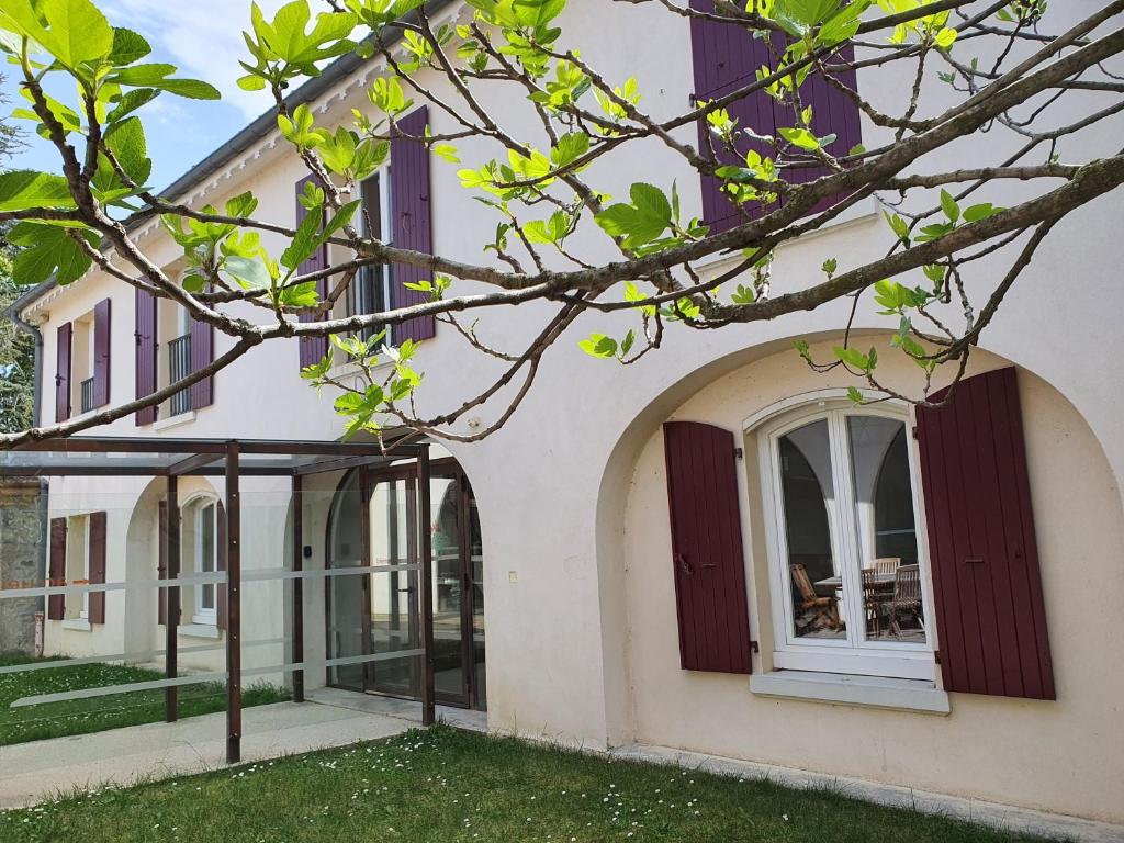 Gîte Les Arches - Six-Bedroom House