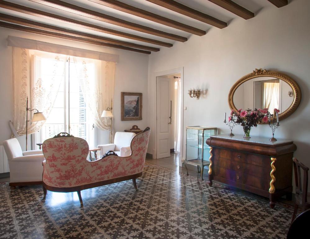 Posezení v ubytování B&B Can Casadella