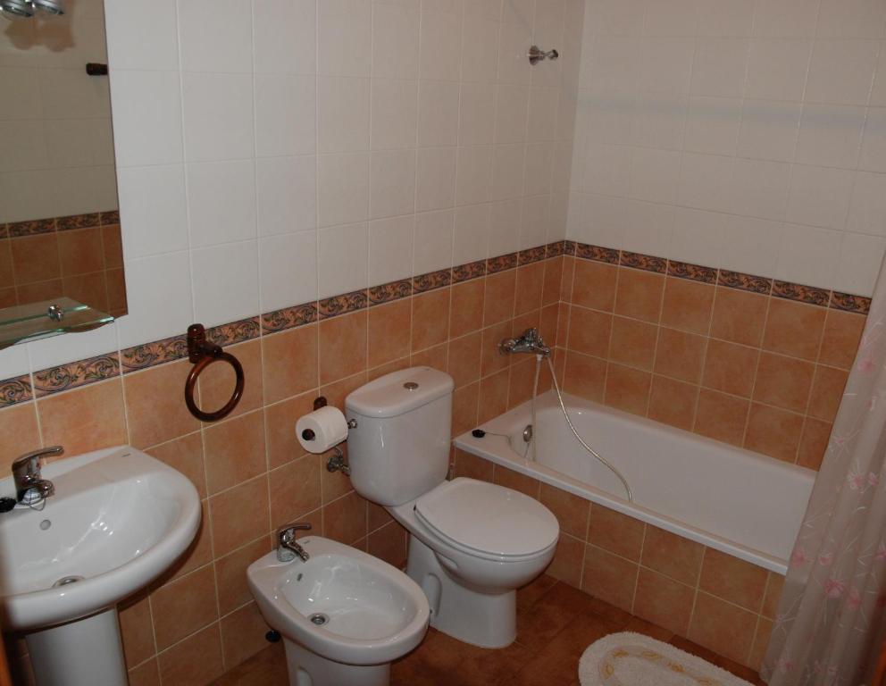 Un baño de Apartamentos Rurales San Juan