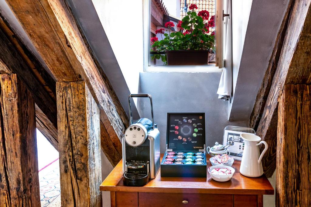 Miss Sophie's Charles Bridge - Resim 7