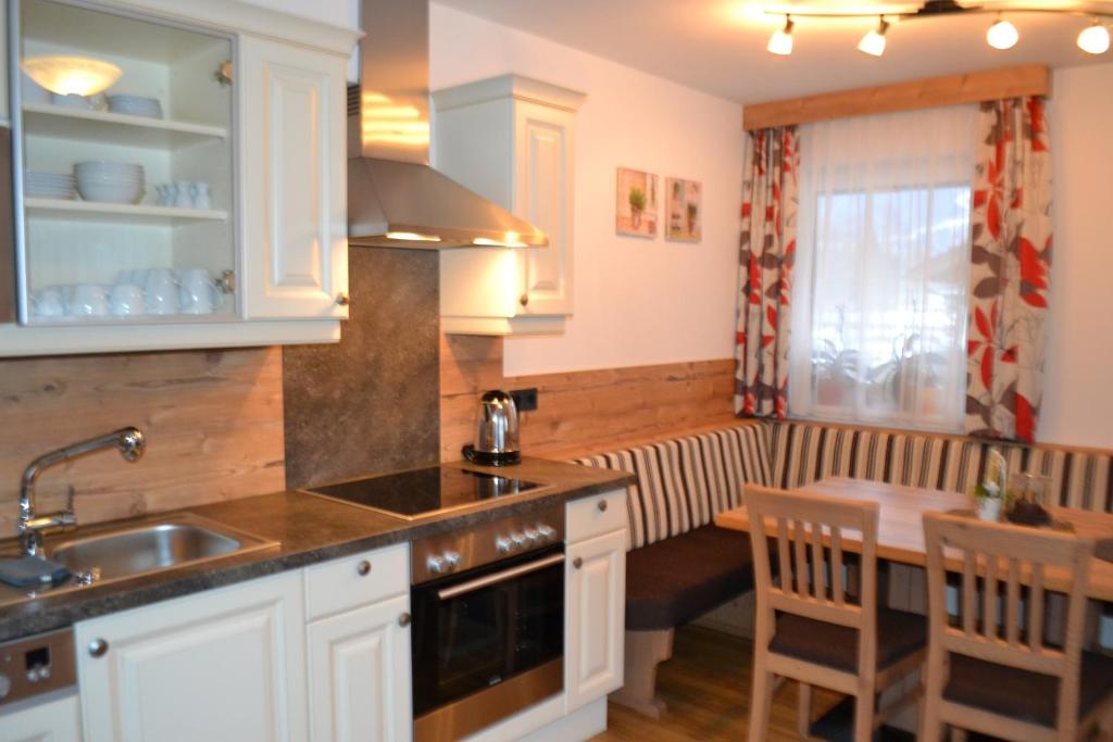 Kuchyň nebo kuchyňský kout v ubytování Landhaus Marina