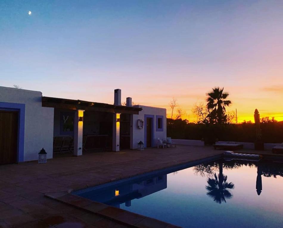 Booking.com: Villa Can Toni d Atzaró , Sant Carles de Peralta ...