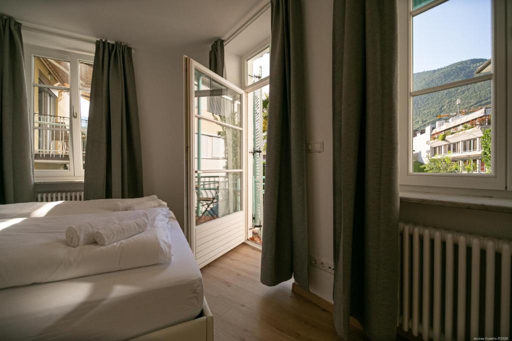Apartment Central - Superior Appartement Met Balkon