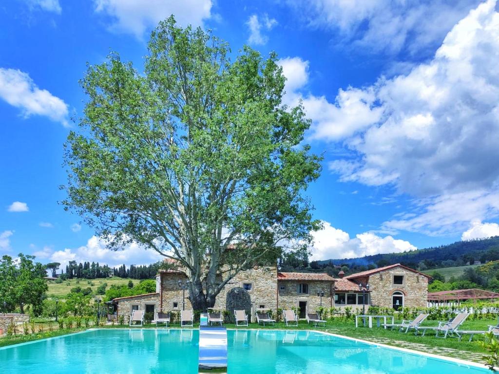 Bazén v ubytování Agri Resort & SPA Le Colline del Paradiso nebo v jeho okolí