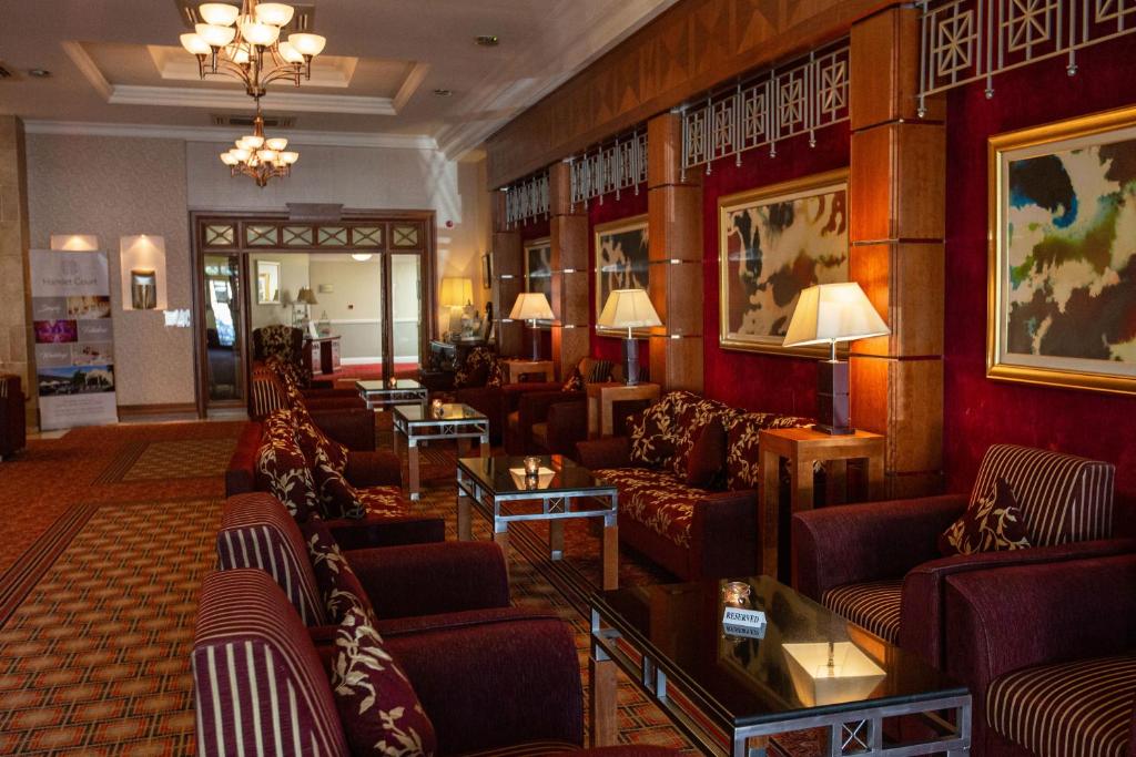 Posezení v ubytování Hamlet Court Hotel