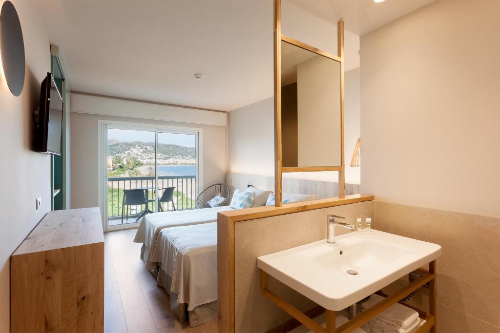 Hotel Maritim - Superior Deluxe Double Or Twin Room