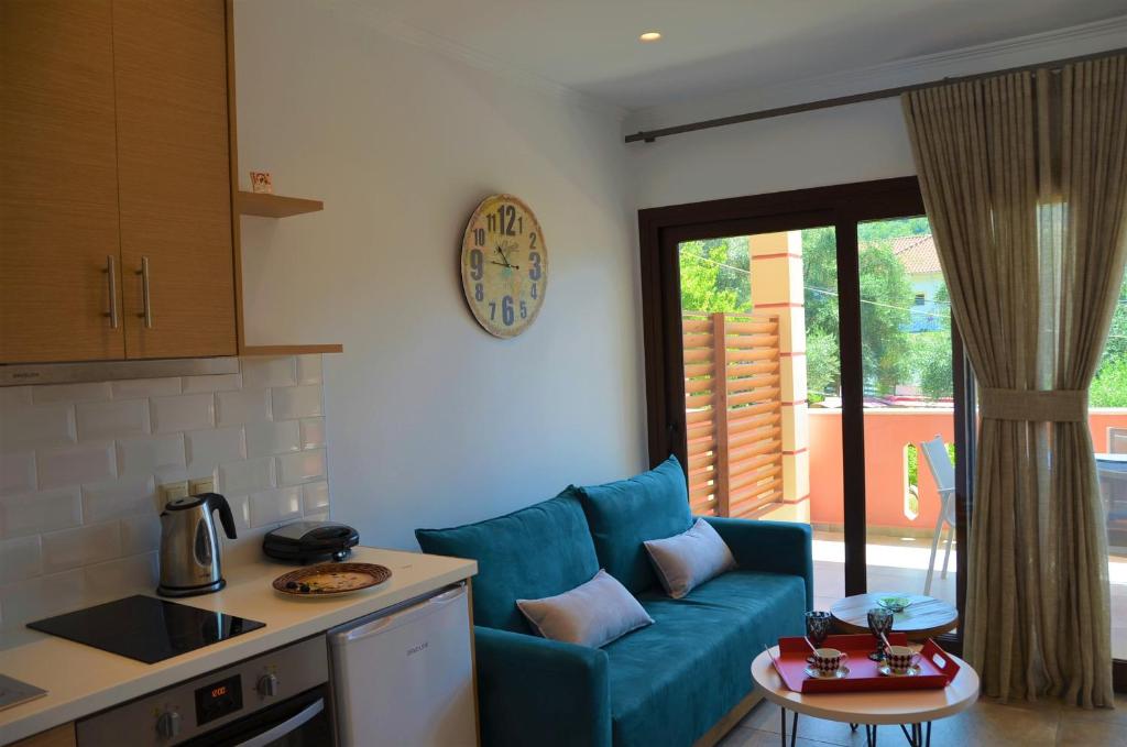 Pagiatakis Suites - 6