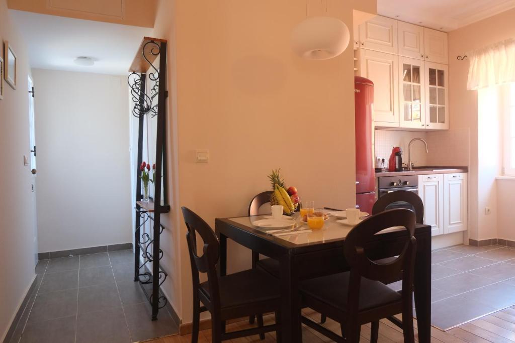 Kuchyňa alebo kuchynka v ubytovaní Apartment Sv. Andrija