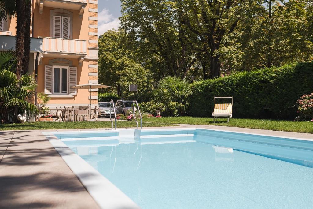 Bazén v ubytovaní Residence Désirée Classic & Design alebo v jeho blízkosti