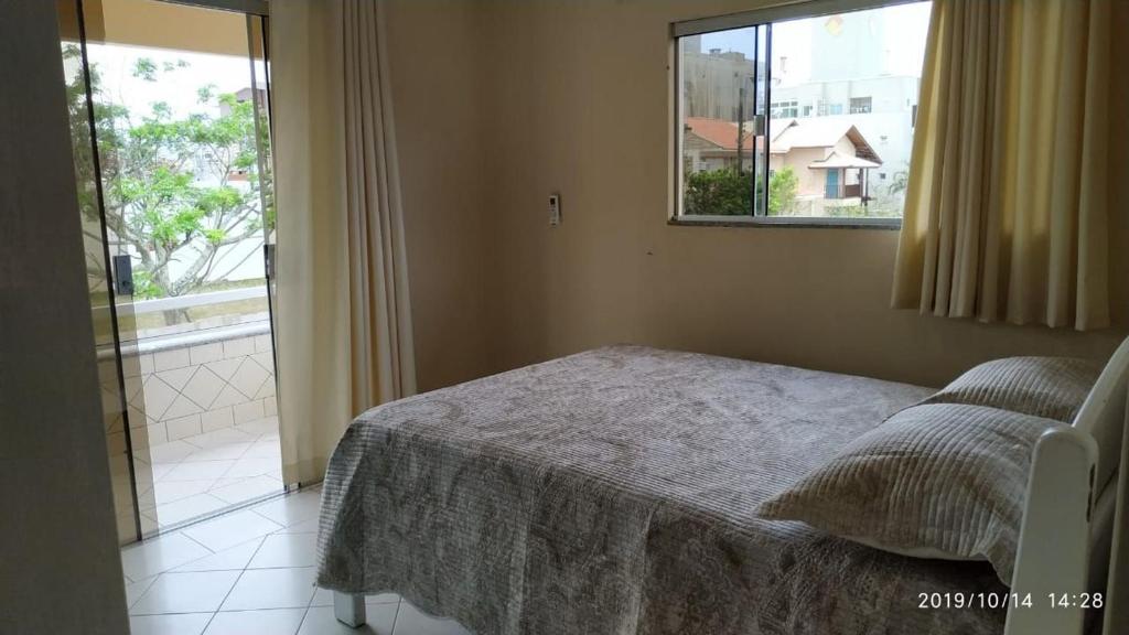  Casa em Bombinhas Canto Grande para 12 pessoas