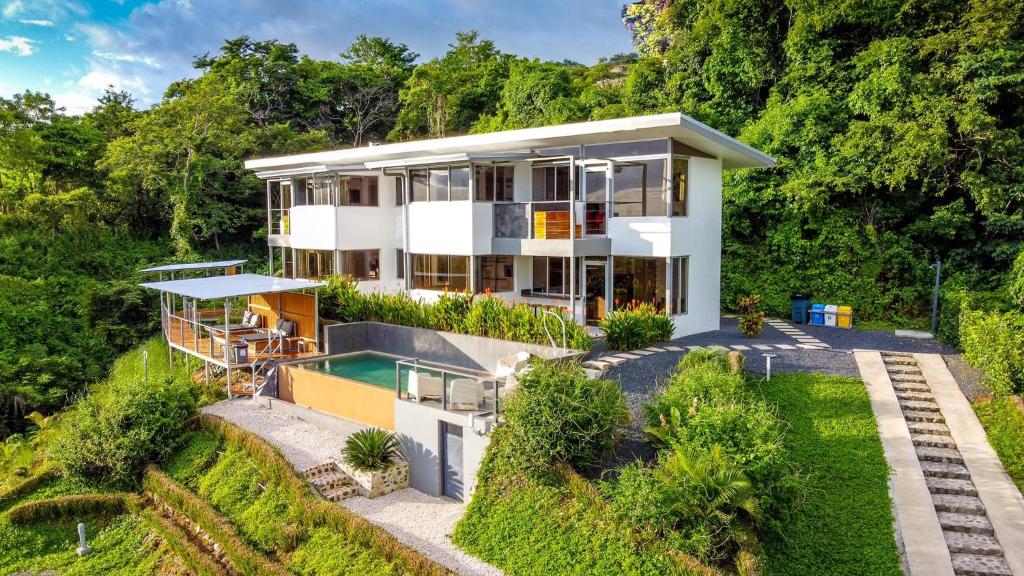 an aerial view of a house with a swimming pool at Horizon Lodge Potrero in Potrero