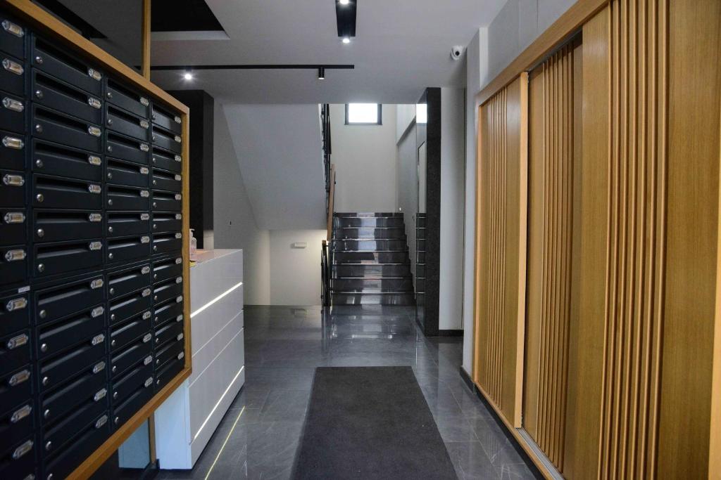 Photo de la galerie de l'établissement Tesla 70 Apartment with secure parking In the garage, à Novi Sad