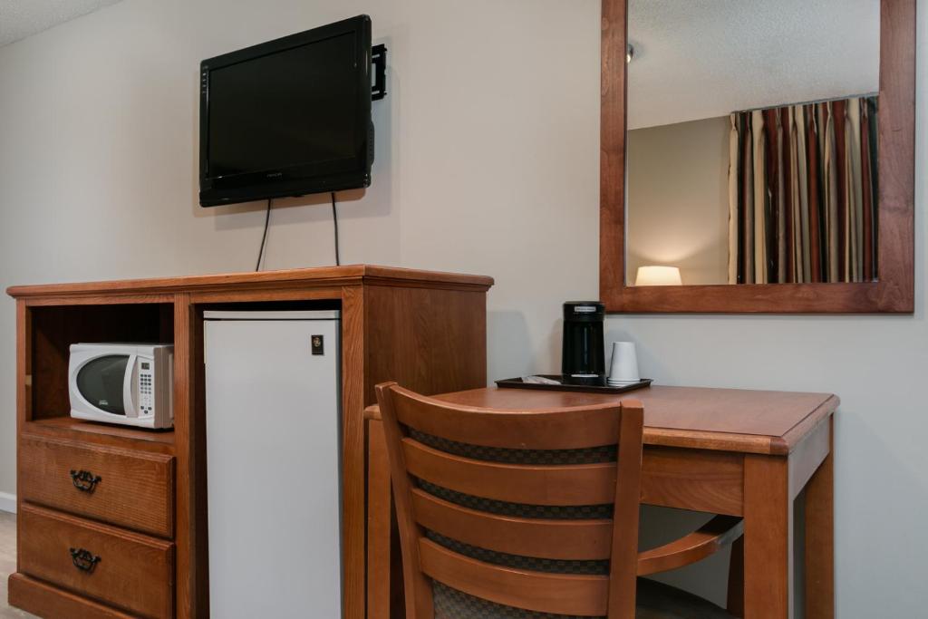 Kuchyň nebo kuchyňský kout v ubytování Courtesy Inn Downtown Eugene