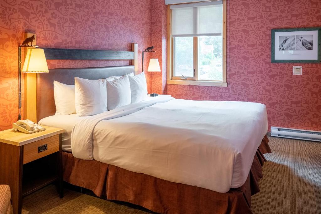 Postel nebo postele na pokoji v ubytování Fox Hotel and Suites