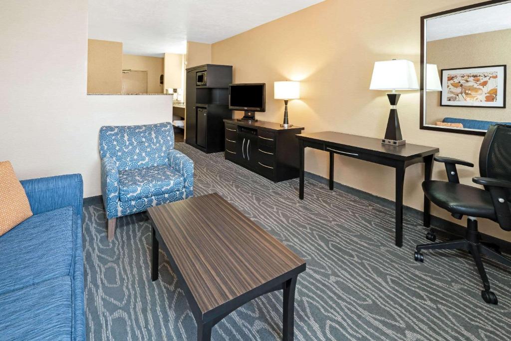 La Quinta by Wyndham Logan - Executive King Room - Niet -roken