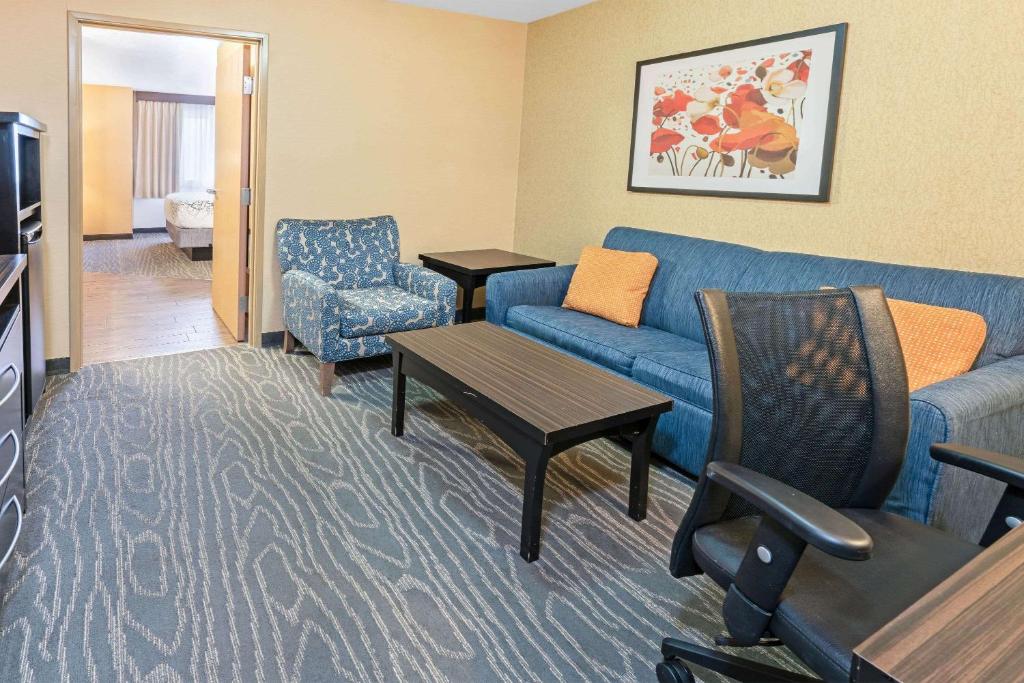La Quinta by Wyndham Logan - King Suite Met één Slaapkamer-niet-roken