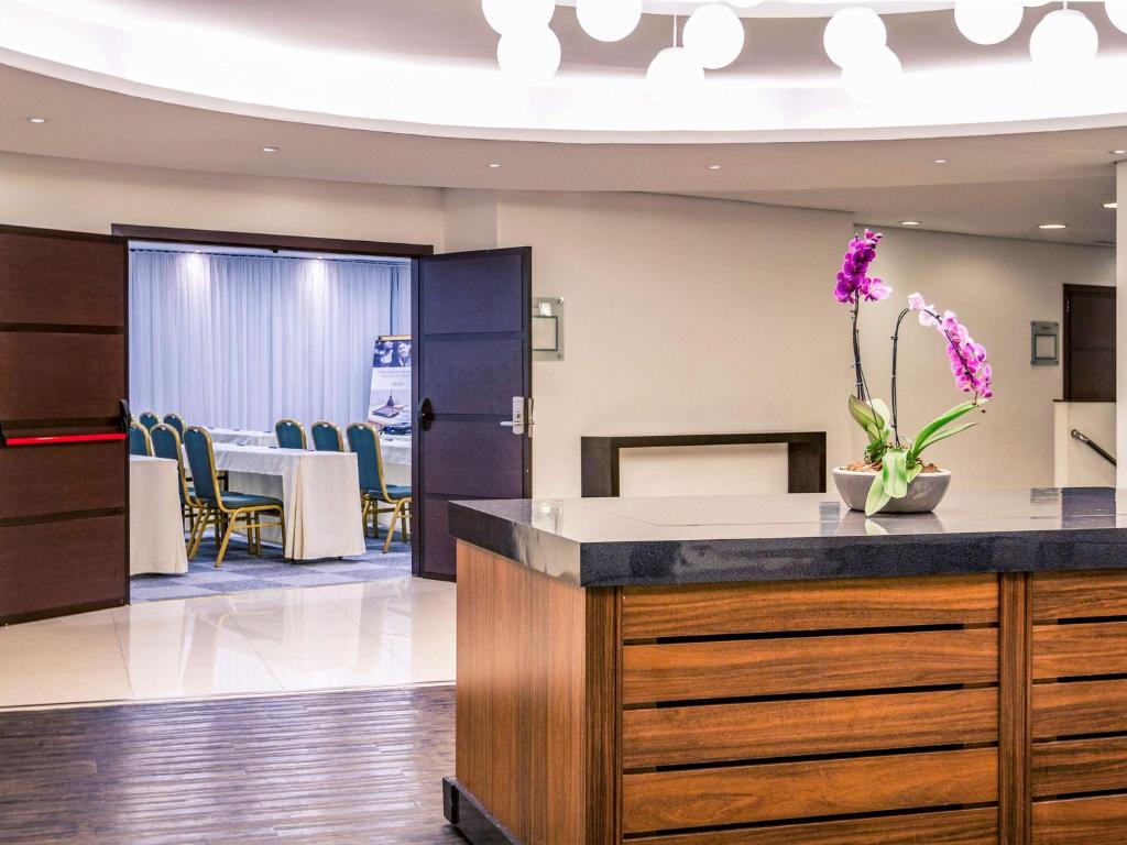  Mercure Santos