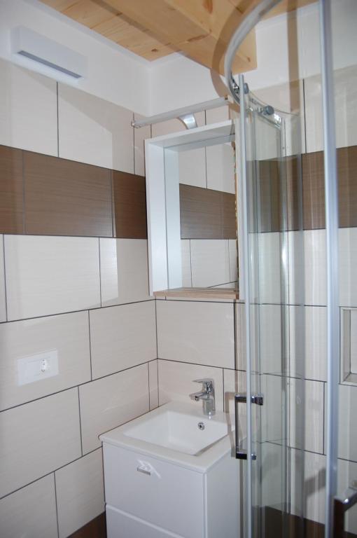 Apartma HIŠKA - One-Bedroom Apartment