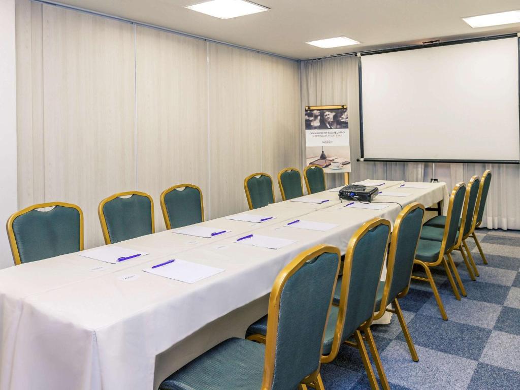 Mercure Santos