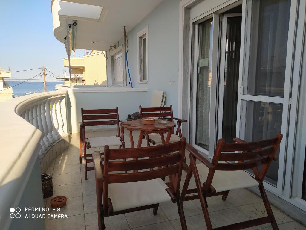 A balcony or terrace at SEA AND SKY APARTMENT