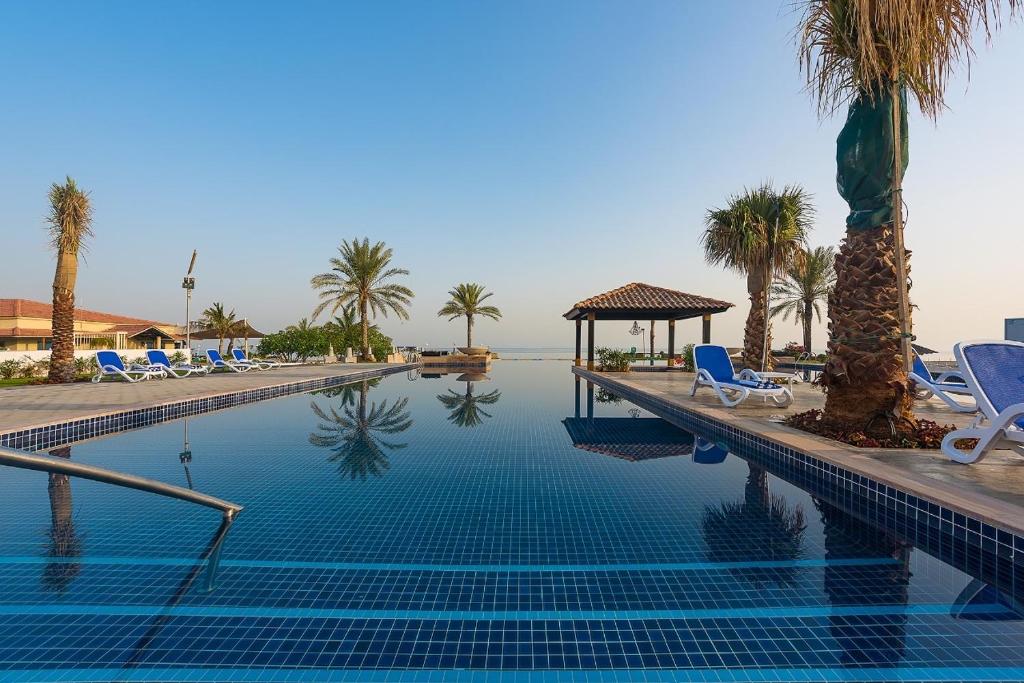 Bazén v ubytování Barracuda Resort nebo v jeho okolí