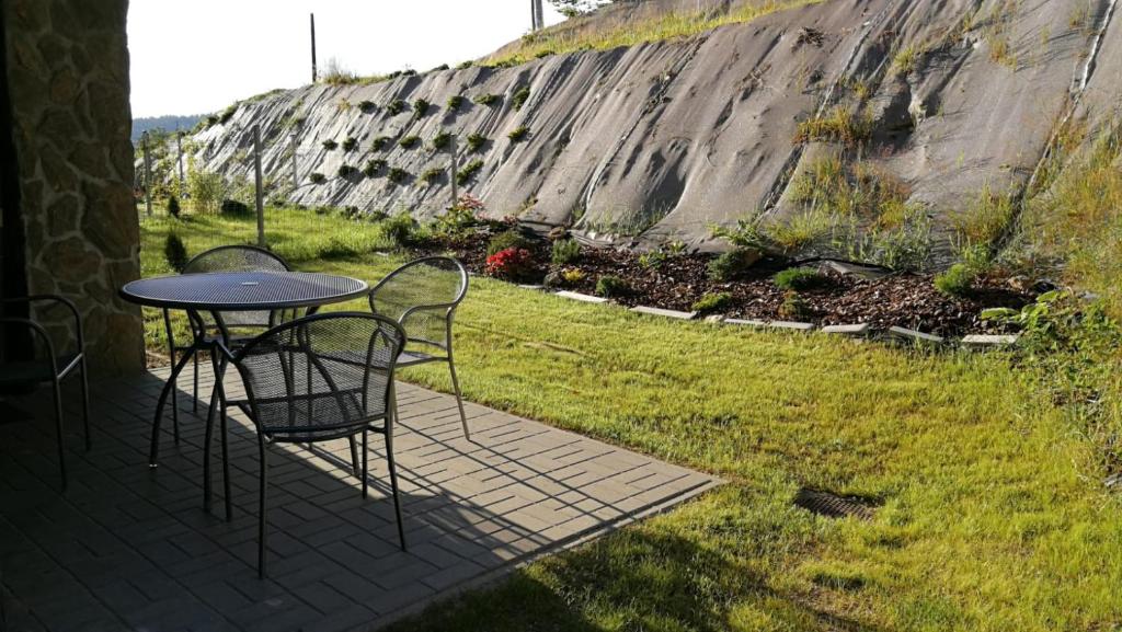Vonkajšia záhrada v ubytovaní Apartament Zaciszny