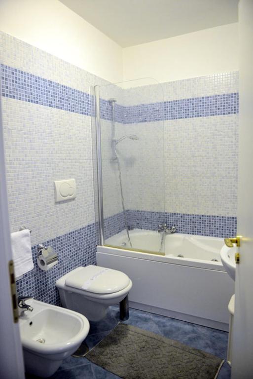 Koupelna v ubytování Hotel Blue Rose's