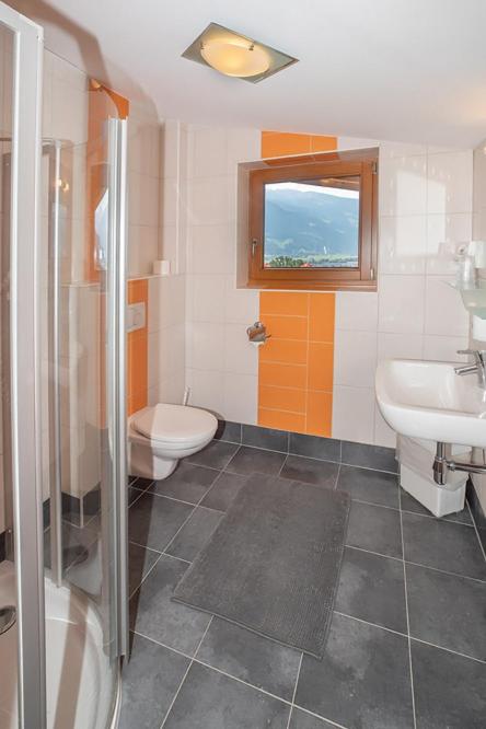 Koupelna v ubytování Hotel Pension Wiesenhof