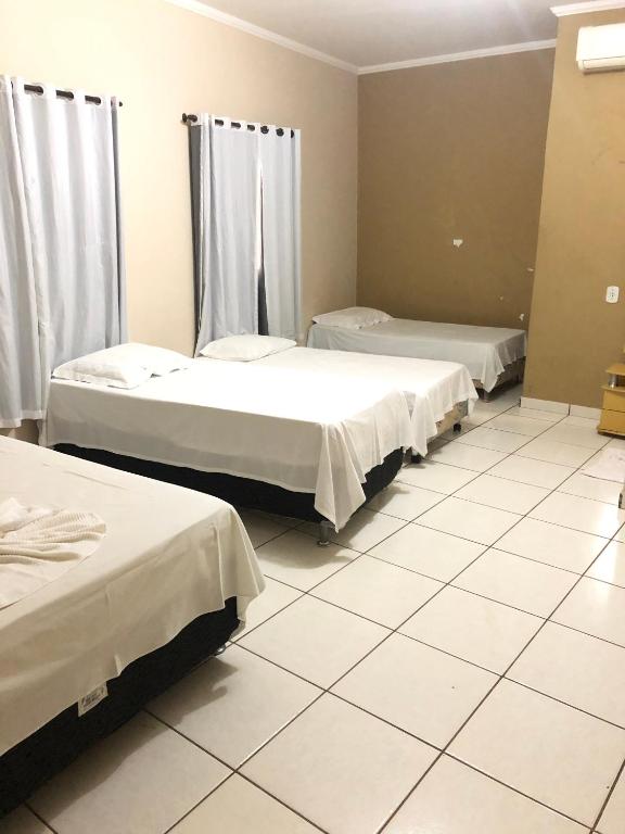  HOTEL E RESTAURANTE CERRADO