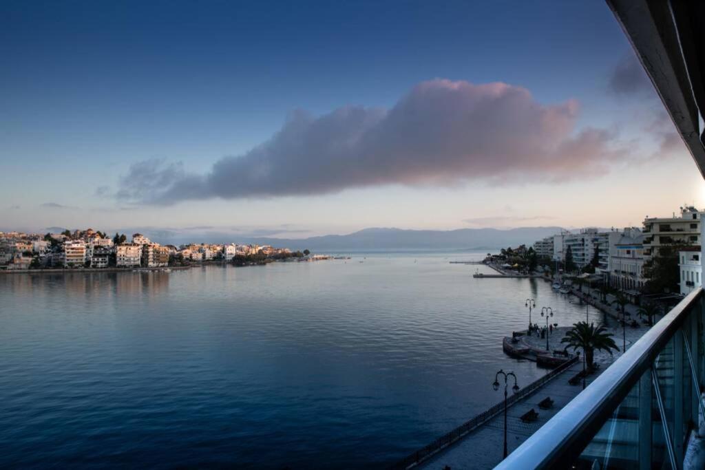 Chalkis Old Bridge (Evripos)- Sea View Apartment