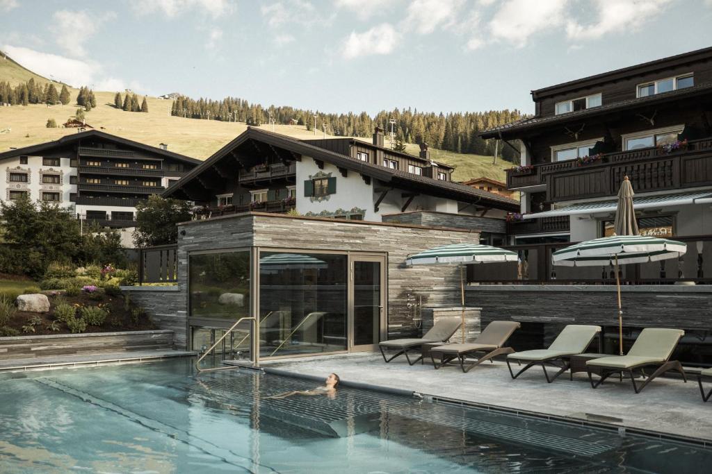 Bazén v ubytování Hotel Arlberg Lech nebo v jeho okolí