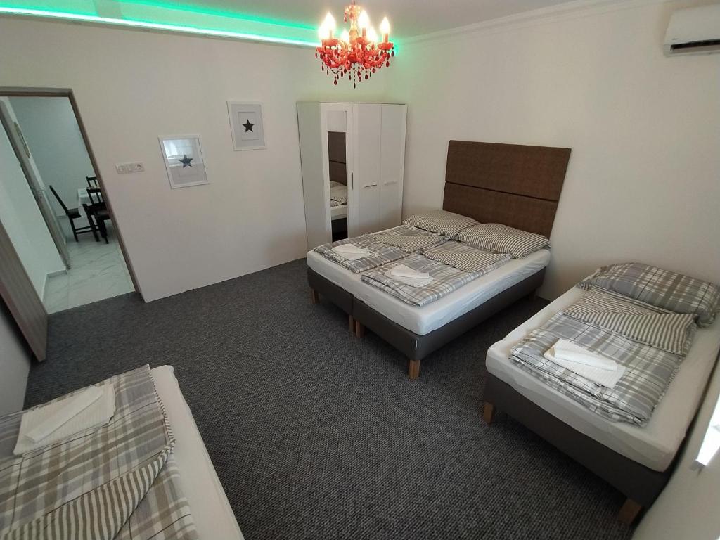 Emmabella Apartmanok Eger - Apartment With Terrace