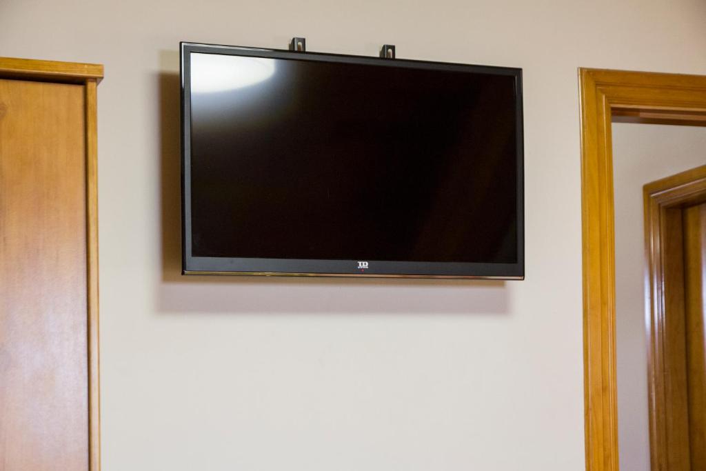 TV a/nebo společenská místnost v ubytování Casa rural Lucuj