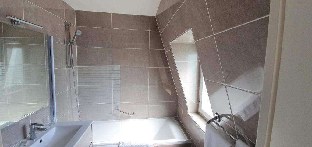 Hôtel des Pyrénées - Entre Bastille et Nation - Resim 19