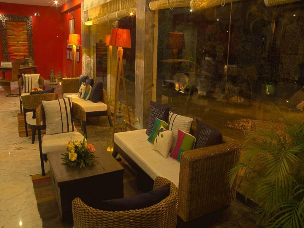 Posezení v ubytování GANGA KINARE- A Riverside Boutique Resort, Rishikesh