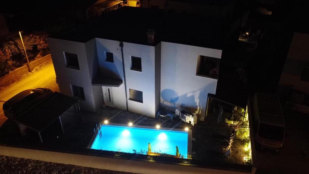 Bazén v ubytovaní Luxury Apartment Lukas alebo v jeho blízkosti