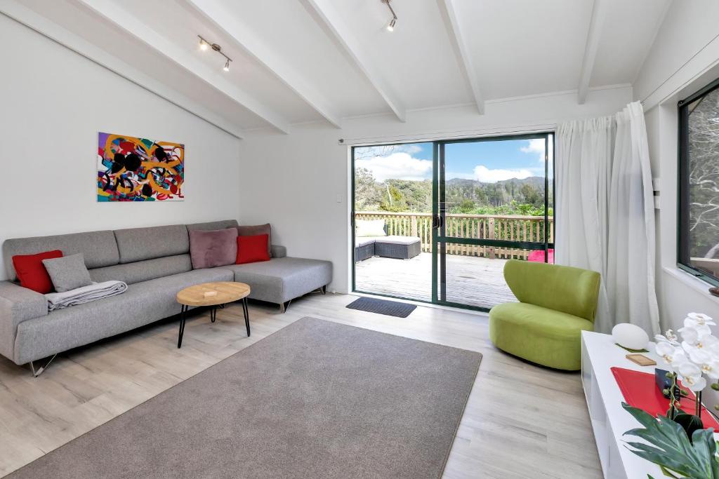 Lofty Te Haumi - Paihia Holiday Home - Housity