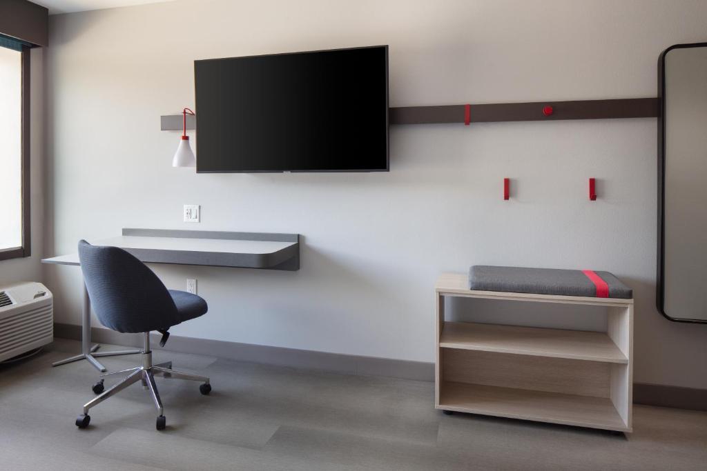 avid hotels - Madison - Monona by IHG photo