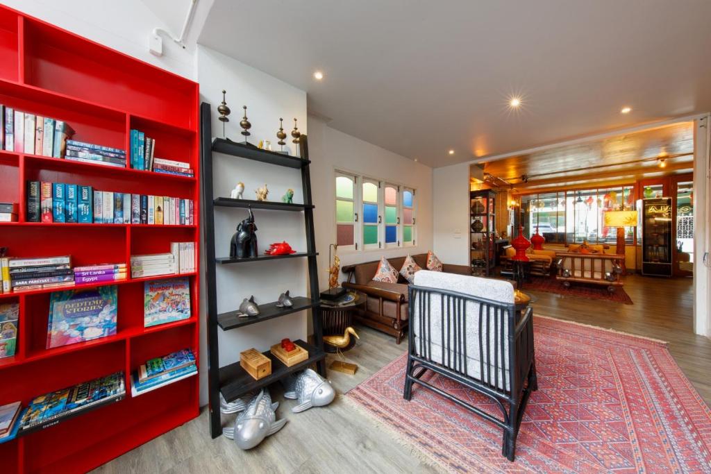 Chala Number 2 Art and Gallery - Resim 15