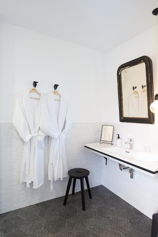 Maison 1634 - petit-déjeuner offert, parking, centre ville à pied, piscine, climatisation, cuisine - 14