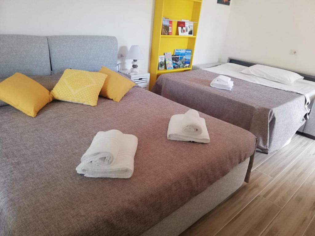 Letto o letti in una camera di Flamingo Guest House- Rooms
