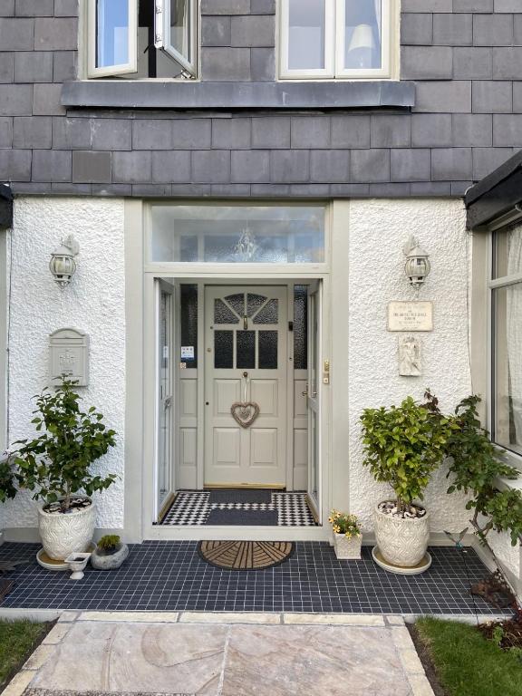 Η πρόσοψη ή η είσοδος του The Artist Residence Dublin Boutique B&B